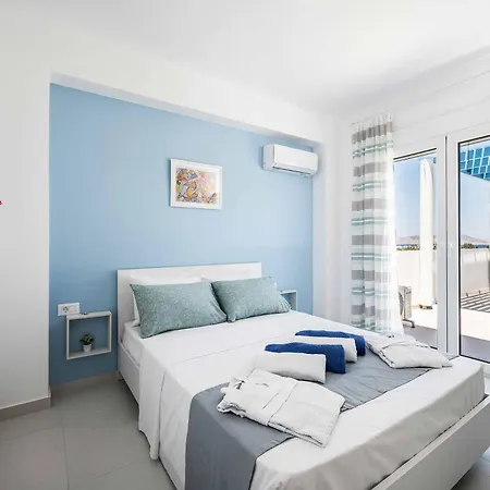 Xenos Cerulean Villa Tigaki